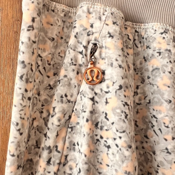Lululemon Rare Bring Back The Track Pant Petite Fleur Silver Spoon/Ambient Grey - Picture 9 of 11